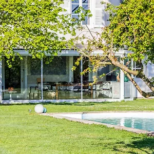 https://domaine-daromm.hotels-rhonealpes.com